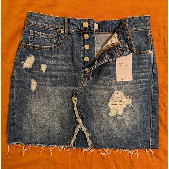 LAST CHANCE - Forever 21 button-fly denim mini, distressed - NWT - Size M - Picture 1 of 3